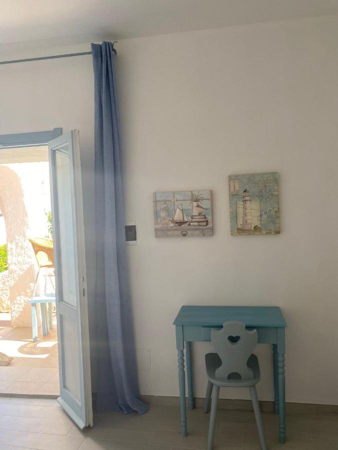 B&B A Due Passi Dal Mare Baja Sardinia Exteriör bild